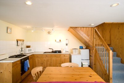 Encantadora cabaña de piedra en el Muro de Adriano en el Parque Nacional Northumberland