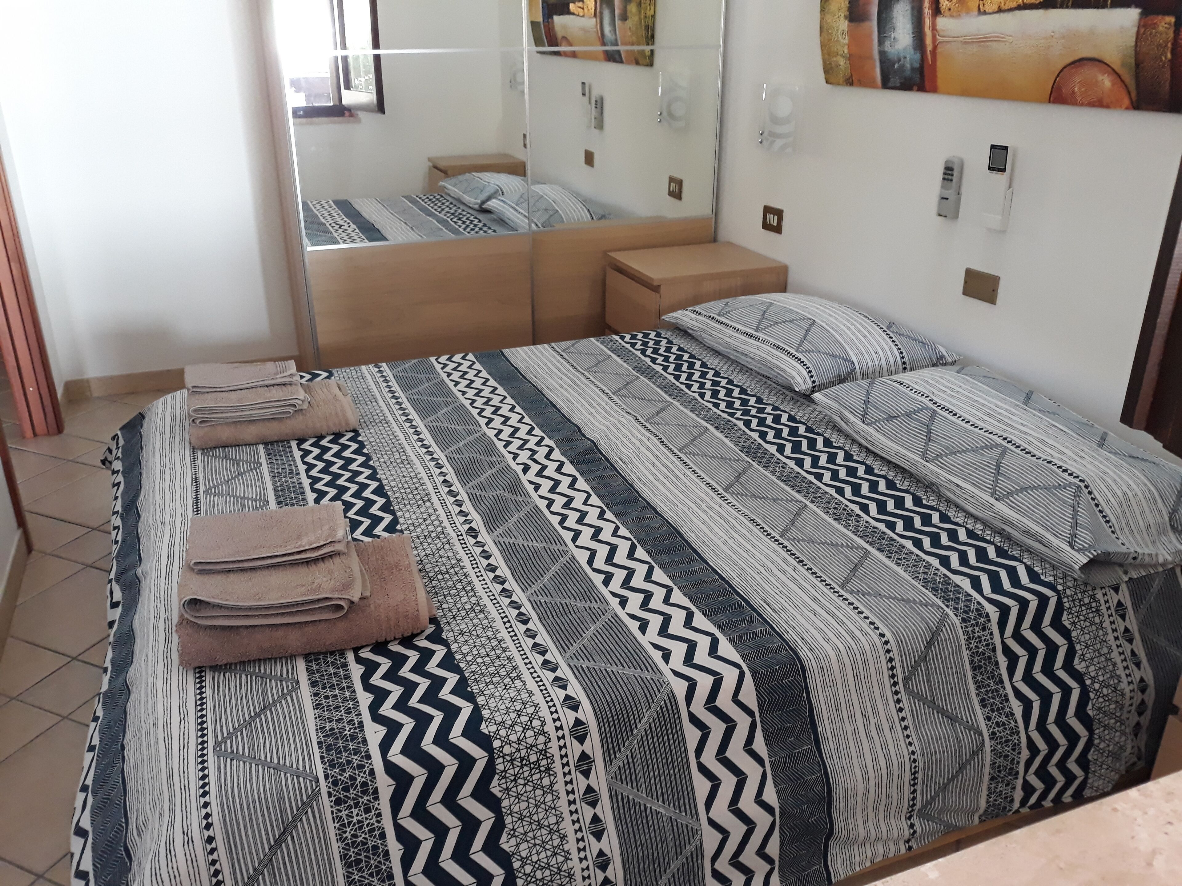 3 dormitorios, tabla de planchar con plancha, wifi gratis y ropa de cama