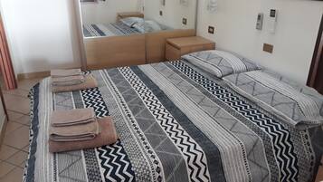 3 slaapkamers, een strijkplank/strijkijzer, gratis wifi, beddengoed