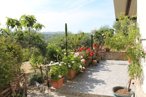 Villa Costa Grande mit Garten und kostenlosem Parkplatz, Ruhebereich
