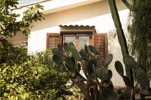 Exterior detail - Villa Costa Grande with garden and free parking, relaxation area (Altavilla Milicia)