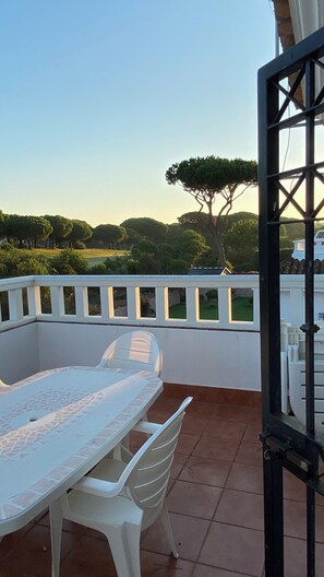 Outdoor dining - Luxury Private Villa with private swimming pool, courtyard and gardens. (Nuevo Portil)