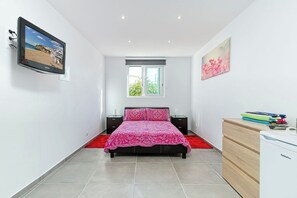 3 soverom, strykejern/-brett, reiseseng for barn og wi-fi (inkludert)