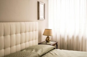 4 chambres, fer et planche à repasser, Wi-Fi, draps fournis