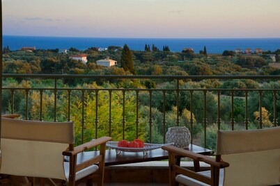 Luxury 3 Bedroom Villa Located In Kaligata, with private pool, near the sea,WIFI