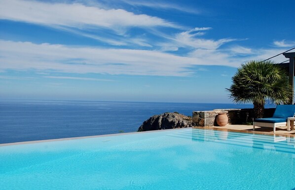 Außenpool, Infinity-Pool