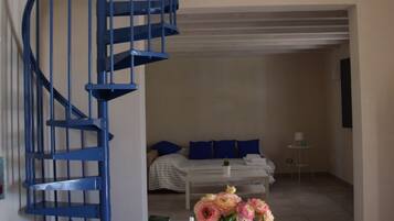 2 habitaciones, tabla de planchar con plancha, internet y ropa de cama