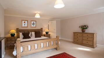 4 bedrooms, iron/ironing board, travel cot, free WiFi