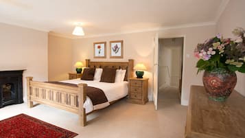 4 bedrooms, iron/ironing board, travel crib, free WiFi