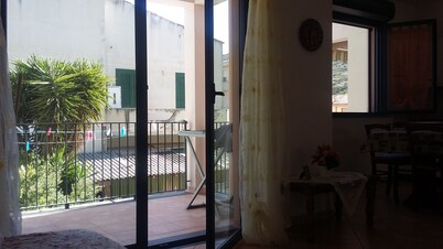 Apartment 2 km from the sea, 200 meters from the historic center of bosa