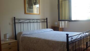 2 dormitorios, tabla de planchar con plancha, wifi gratis y ropa de cama