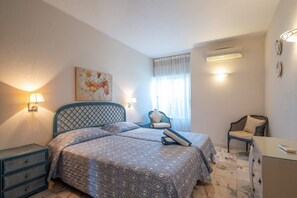 3 bedrooms, in-room safe, iron/ironing board, free WiFi