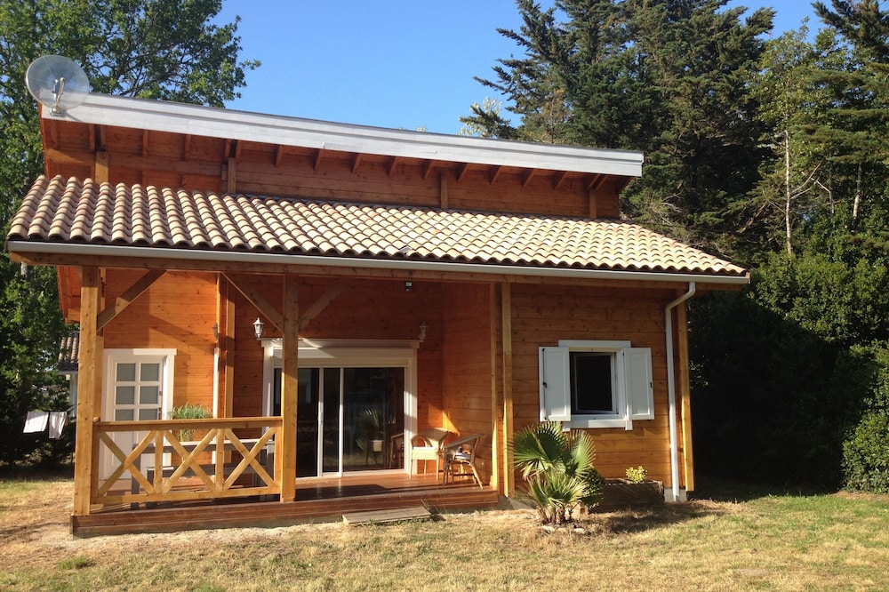 BEAUTIFUL HOUSE WOOD 6 PERS. NEAR OCEAN (33)