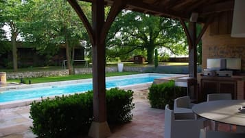 Piscine extérieure, piscine chauffée