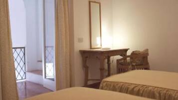 2 slaapkamers, een strijkplank/strijkijzer, reisbedje, gratis wifi