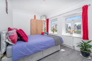 5 bedrooms, desk, iron/ironing board, travel cot