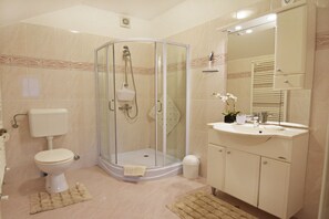 Bruser, håndklæder, Toiletpapir