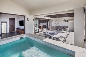 Honeymoon Suite | Premium-sengetøj, dundyner, senge med topmadrasser