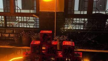 المنشأة من الداخل