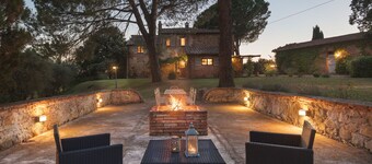 Villa al Pozzo, maison de campagne indépendante avec piscine près de Cortona et Montepulciano