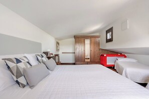 2 chambres, fer et planche à repasser, lit parapluie, Wi-Fi gratuit