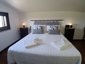 2 bedrooms, iron/ironing board, WiFi, bed sheets - House / Villa - MarsalaHouse with garden (Marsala)