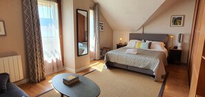 4 chambres, fer et planche à repasser, Wi-Fi gratuit, draps fournis