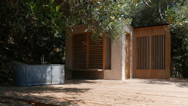 A wooden deck with a stone wall and a metal planter. - House / Villa - Cargese (Cargèse)