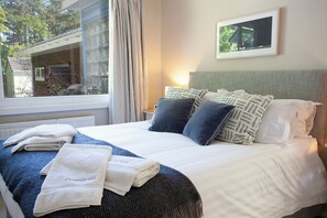 3 bedrooms, iron/ironing board, travel cot, free WiFi