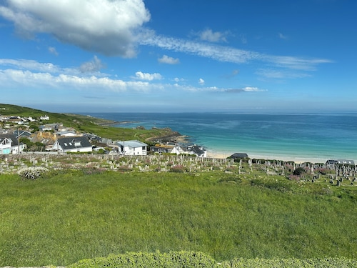 Bay Watch House, St Ives With Sea Views of Porthmeor Beach, Parking For 2 Cars.