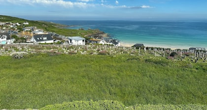 Bay Watch House, St Ives With Sea Views of Porthmeor Beach, Parking For 2 Cars.