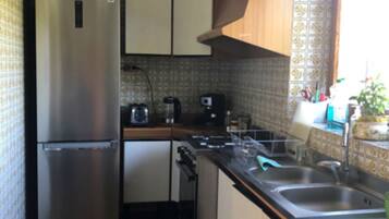 Réfrigérateur, four, plaque de cuisson, lave-vaisselle