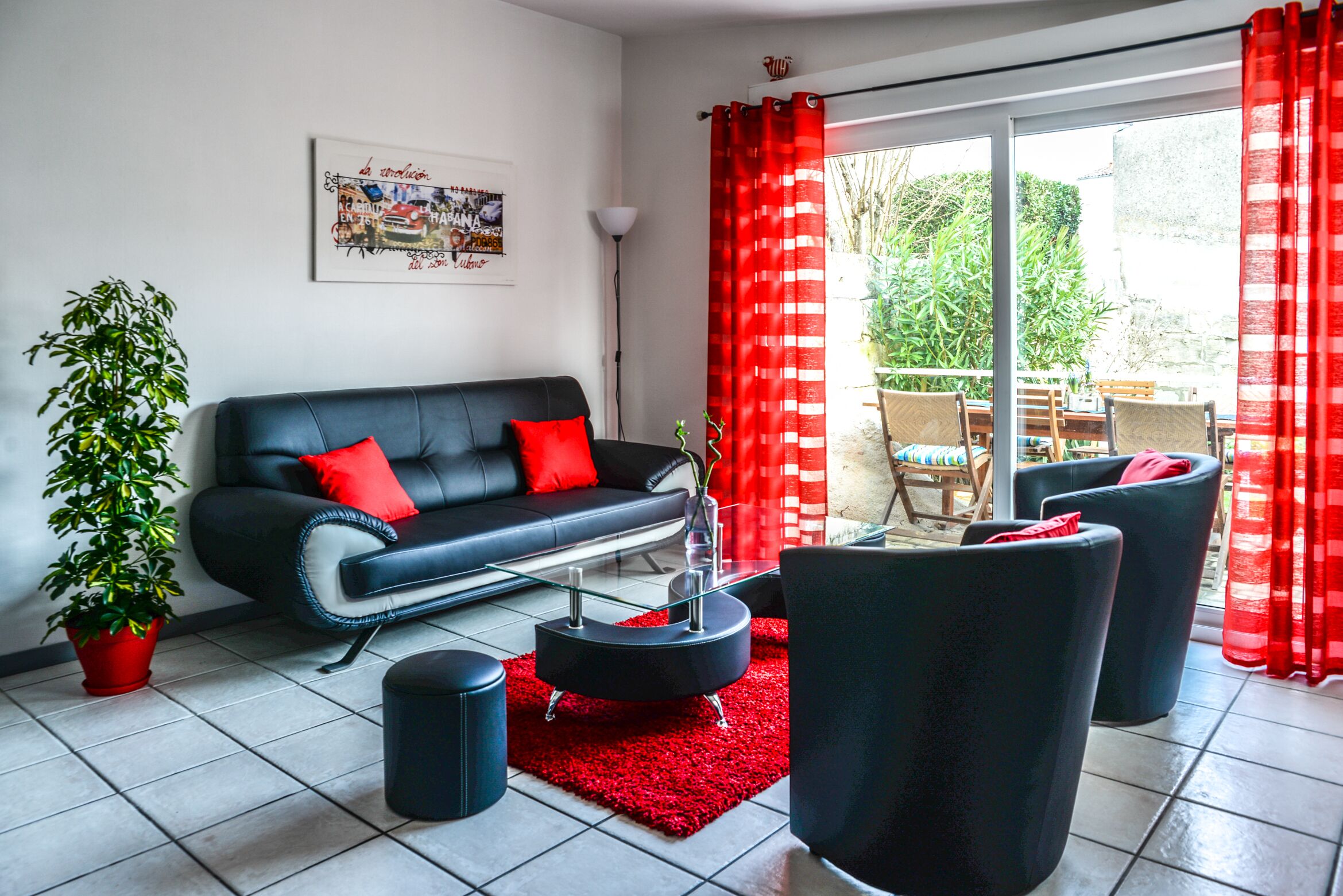 FULL HOUSE IN THE CITY CENTER WITH POOL AND GARAGE CLASSIFIED 4 STARS