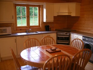 Kitchen/Dining Area