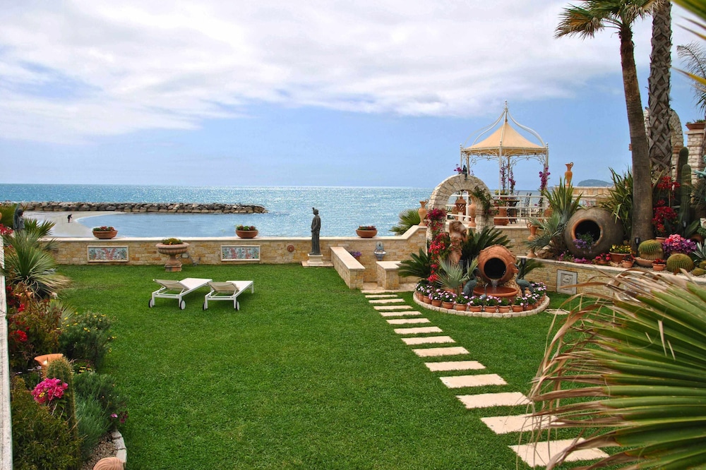 Villa Venus on the Beach