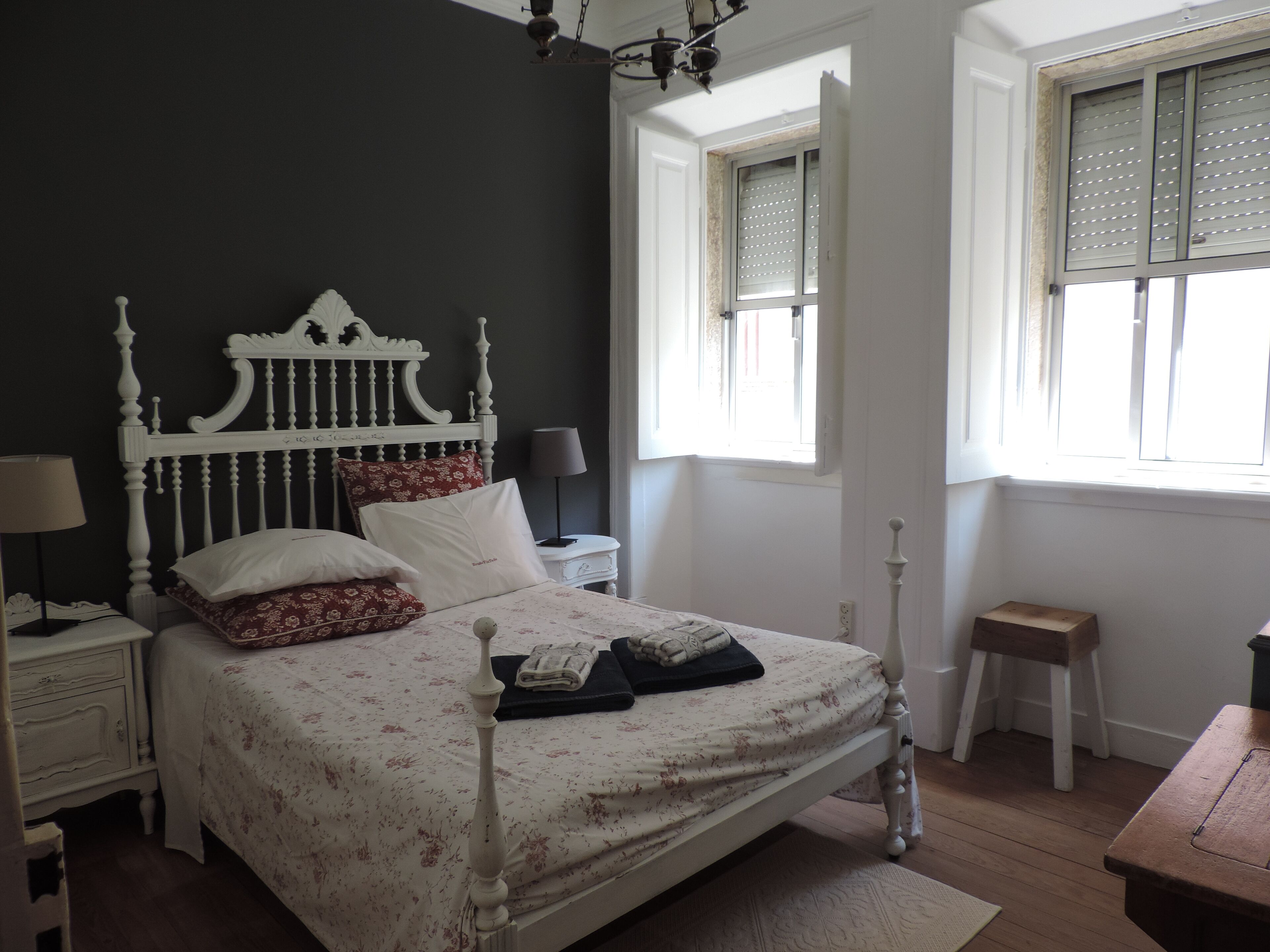 3 多间卧室、WiFi、床单