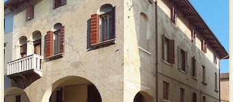 'Palazzo Rossi' Appartement 3B dans la vieille ville avec balcon, parking gratuit et WiFi