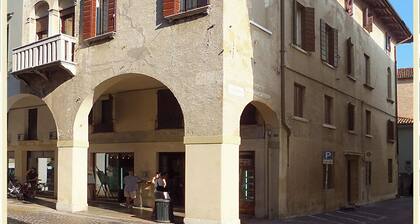 'Palazzo Rossi' Apartment 3B in the old town with balcony, free parking and WiFi