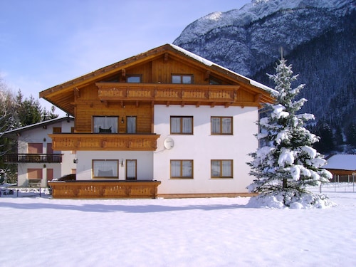 WOHNUNG IN DER WEIßEN MAGIE DER DOLOMITEN
