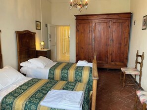 5 bedrooms, iron/ironing board, free WiFi, bed sheets - Nobleman holiday house in Tuscany with private swimming pool, A/C and Wi-Fi (Radicondoli)