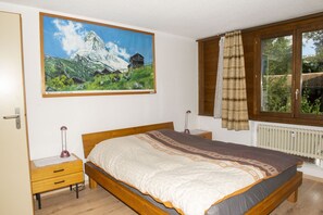 3 bedrooms, WiFi, bed sheets