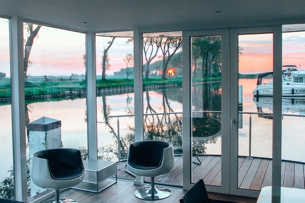 Homeboat chill out