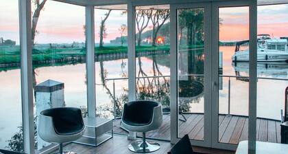 Homeboat Glamping Loft en el agua