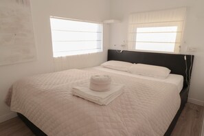 2 bedrooms, iron/ironing board, Internet