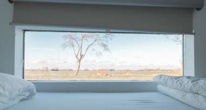 Homeboat Glamping Loft on the water