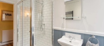 Large Holiday Cottage for families, groups near Bude in Cornwall
