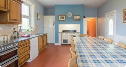 Large Holiday Cottage for families, groups near Bude in Cornwall