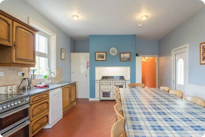 Large Holiday Cottage for families, groups near Bude in Cornwall