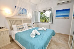 6 chambres, coffres-forts dans les chambres, fer et planche à repasser