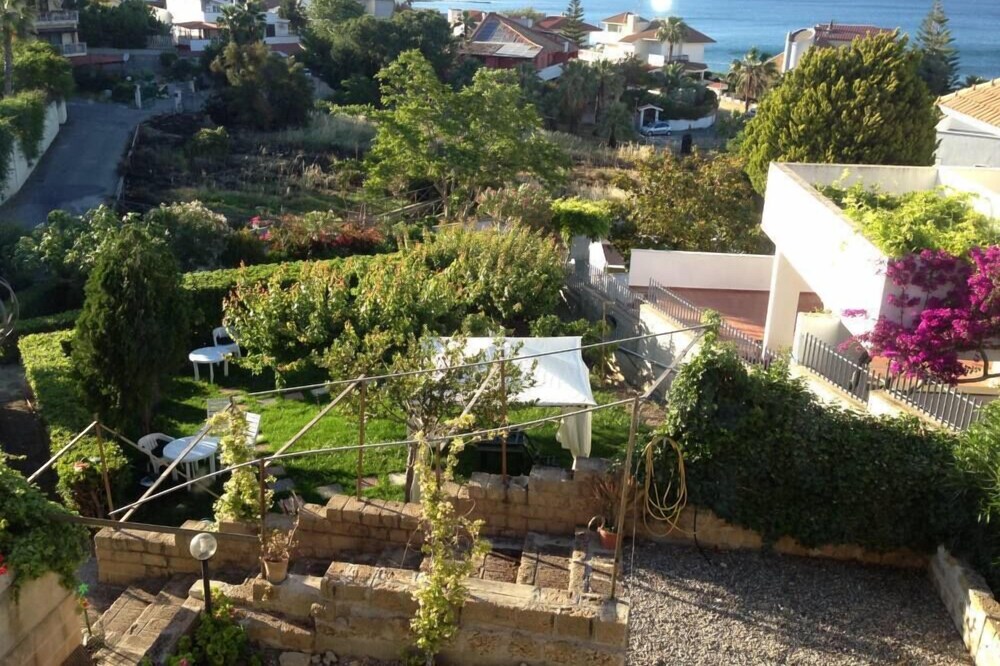 B & B Magna Grecia / villa / rooms with garden close to the sea